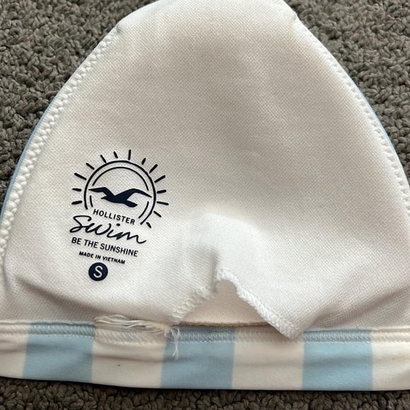 Hollister Bikini top size small - Picture 3 of 4